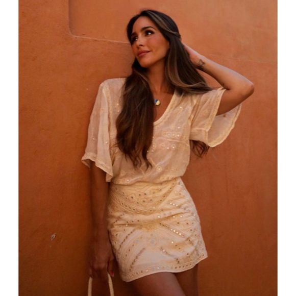 Zara Cream Mini Skirt - Picture 2 of 9